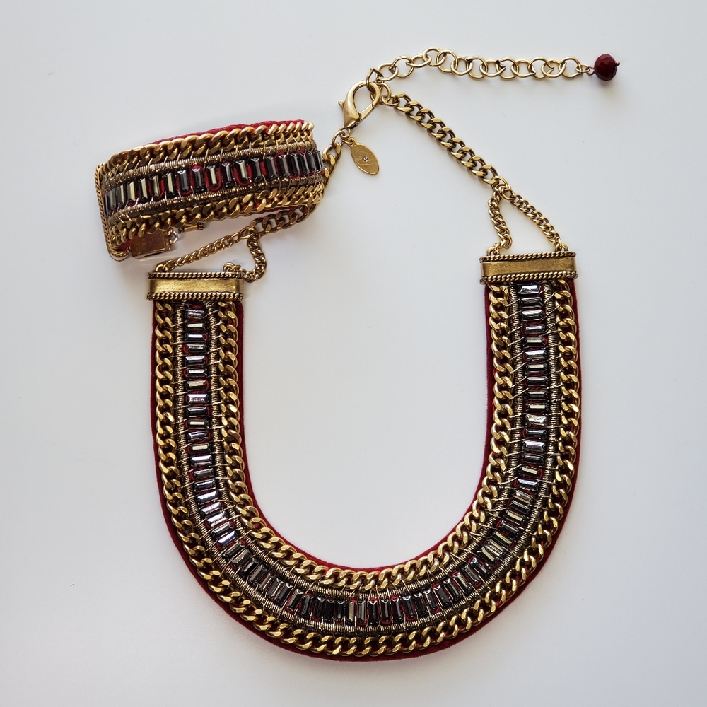 Chico's Necklace Beth Bib Necklace and Bracelet set.